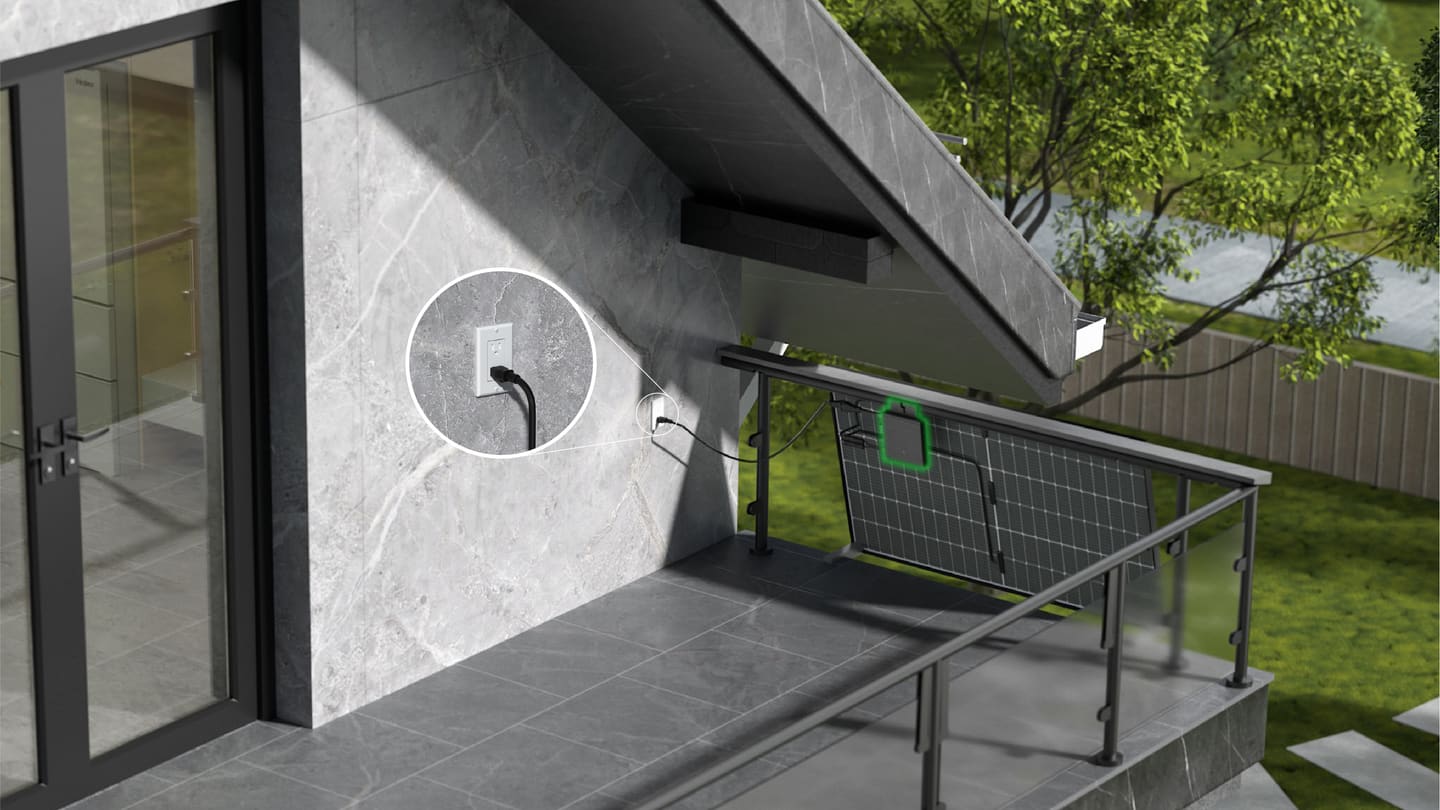 Balcony solar panel connected to a standard outlet through Hoymiles HiFlow Pro
